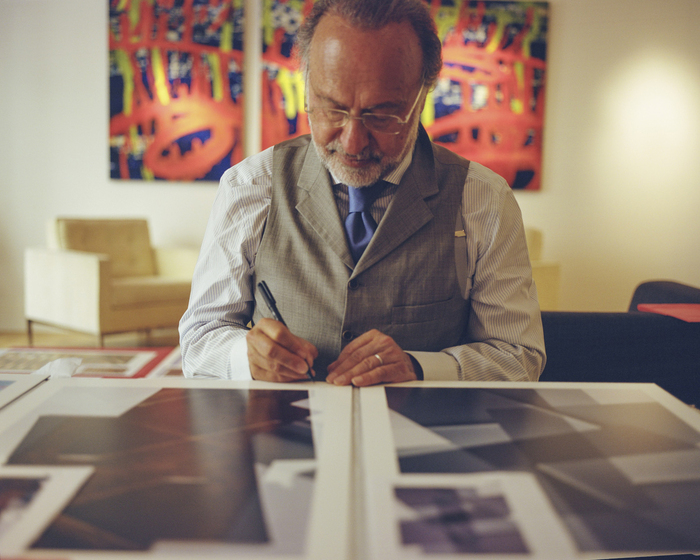 Olivier Dassault signant